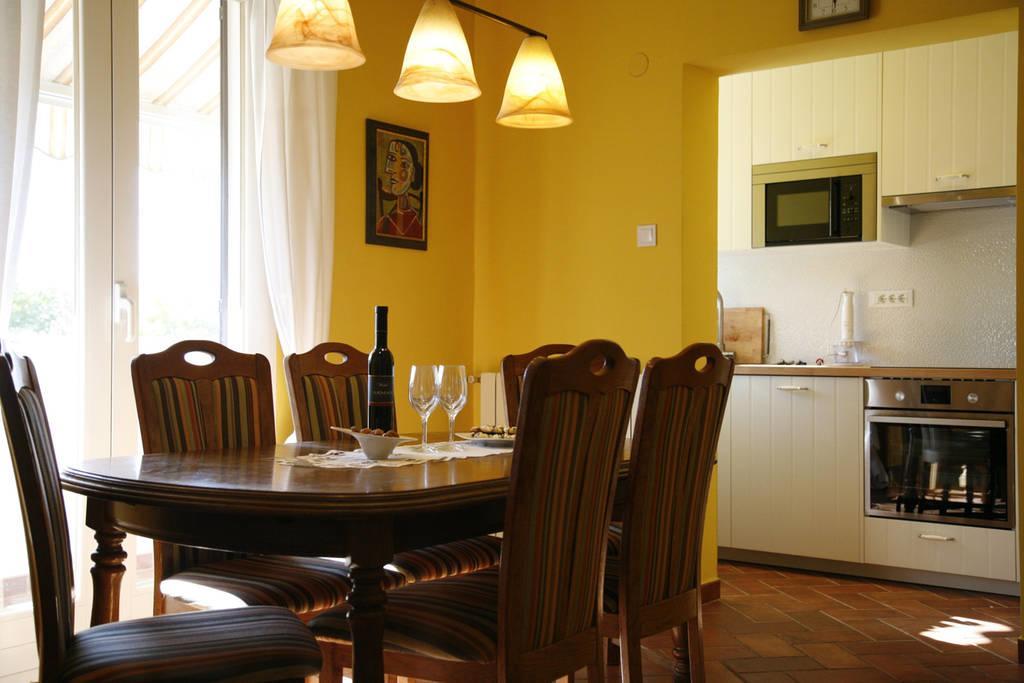 Ema Apartment