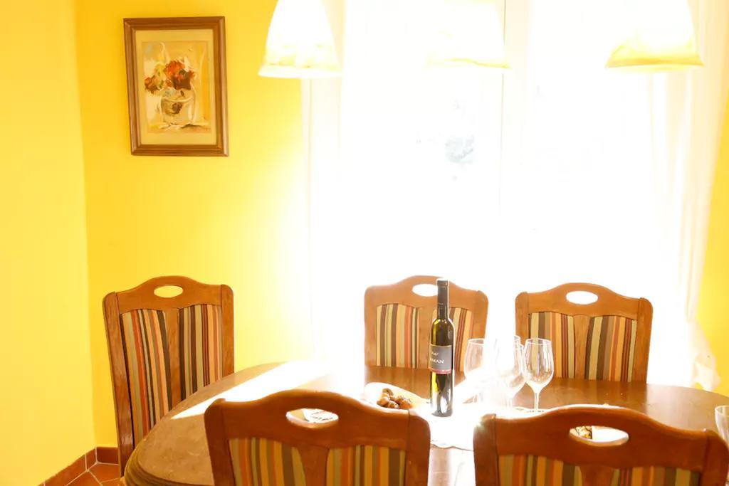Ema Apartment